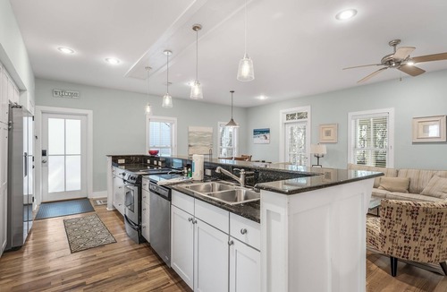White's Gulfview House | 30A Beach Bungalow in Inlet: Steps from Sea, Pool with Golf Cart & Cruiser Bikes