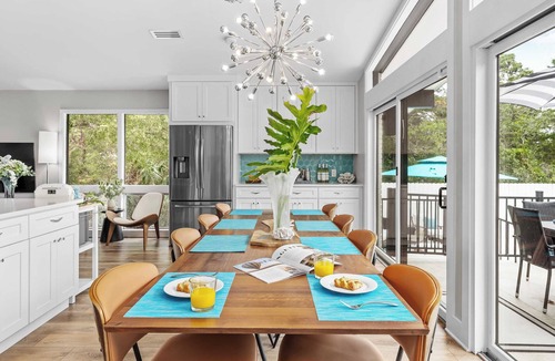 Santa Rosa Beach Cottage | 30A Florida Flashback by Avantstay Private Pool, Golf Cart, 3 Mins to Beach!