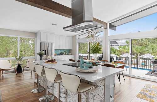Santa Rosa Beach Cottage | 30A Florida Flashback by Avantstay Private Pool, Golf Cart, 3 Mins to Beach!
