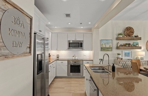 Santa Rosa Beach Cottage | 30A Kinda Day by Avantstay Pool + Private Beach Top Floor Redfish