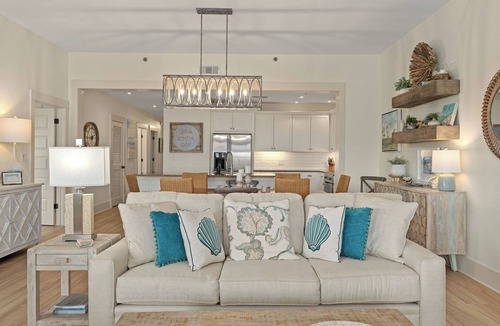 Santa Rosa Beach Cottage | 30A Kinda Day by Avantstay Pool + Private Beach Top Floor Redfish