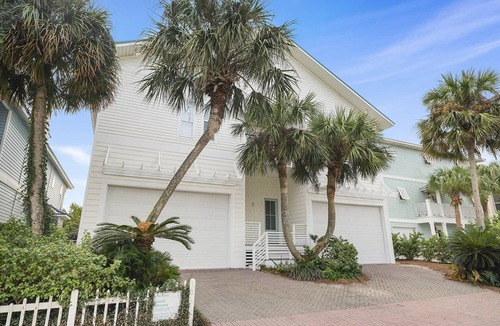 Crystal Shores House | 316 m² House ∙ 5 bedrooms ∙ 12 guests