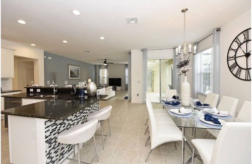 Beach District House | 323 m² House ∙ 6 bedrooms ∙ 12 guests