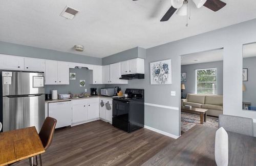 Norwood House | 32nd Street Retreat | Downtown/Backyard/Parking