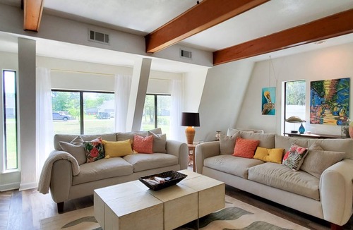 Navarre House | 335 m² House ∙ 4 bedrooms ∙ 16 guests