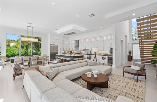 Delray Beach House | 335 | Walk to the Ave | Sleeps 25 | Pool & Spa | FreeBee Zone | by DelrayNightly