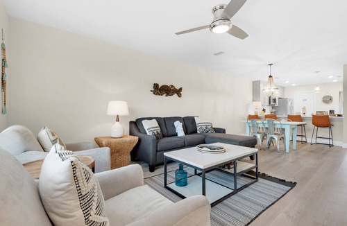 Miramar Beach Condo | ⭐350yds 2 Beach-Community Pool + Grill-2BR Sandprints E10⭐