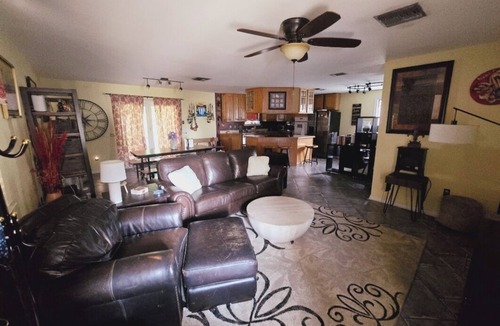 Metairie House | 3bd/2ba Spacious Home in Safe Area! Walk to the Lake and Only Minutes from NOLA
