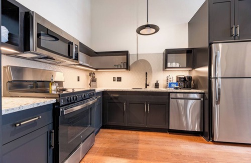 Central Business District Hotel | 3BR Charming Stay Walk to French Quarter | The Mayfair