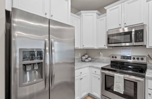 Bellview House | 3BR Cozy Family Townhouse Retreat