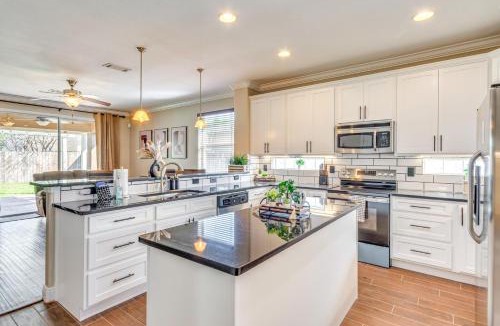 Mary Esther House | 3BR Gulf Getaway, Pet-Friendly, Soaking Tub, Near Parks