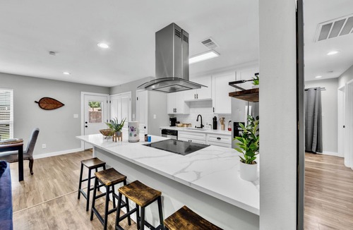 Allen House | 3BR Home Near Outlets & Event Center , Pet Friendly, Backyard