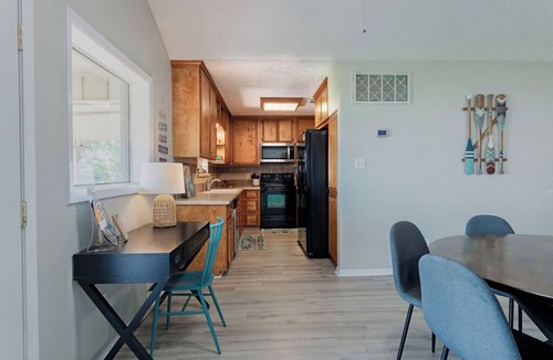 West Livingston House | 3BR Lone Star Lake House! Livingston, On Water! ★