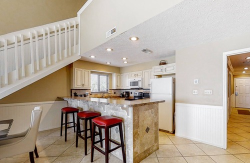 Crystal Beach Condo | 3rd Floor Condo Amenities, Beach Access, Beach Equipment Included