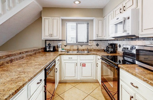 Crystal Beach Condo | 3rd Floor Condo Amenities, Beach Access, Beach Equipment Included