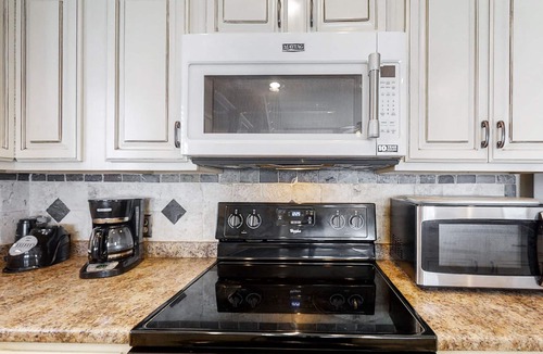 Crystal Beach Condo | 3rd Floor Condo Amenities, Beach Access, Beach Equipment Included