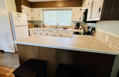New Warrington House | 3rd St. Bungalow-NAS-Corry Station-Beaches-Dining-Shopping