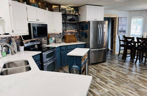 Gulf Breeze House | 4 Bed 2 Bath home w/Private Pool, Hot Tub & Sauna. Close to Beaches!