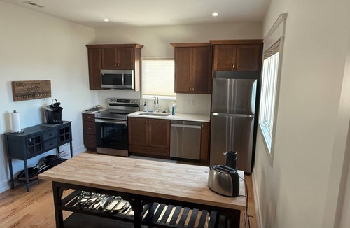 North Chattanooga House | 4 Bedroom Condo with STUNNING VIEWS of Downtown Chattanooga & the Tenn. River