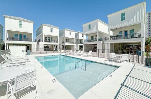 Gulf Shores Cottage | 4-bedroom cottage 100 feet to beach! Beautiful completely public beach