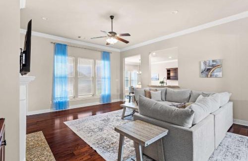 Lake Charles House | 4 Bedroom Family Home in Lake Charles La