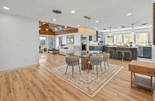 Prien House | 4 Bedroom Home with Pool