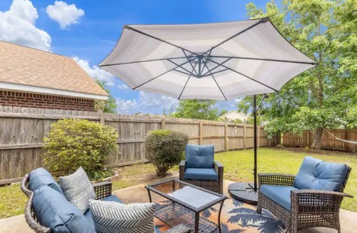 Navarre House | 4 bedroom house with large backyard close to Navarre Beach!