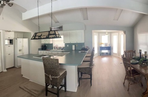 Chipley House | 4-bedroom Lake House 45 Minutes from the Beach!