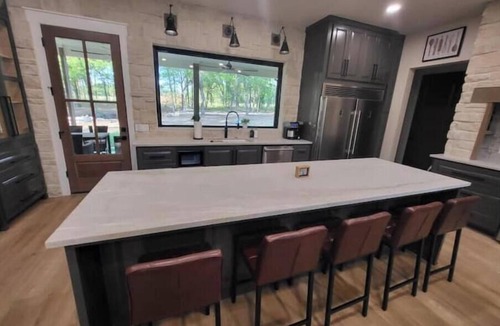 Kingston House | 4-bedroom vacation home just 5 minutes from Lake Texoma