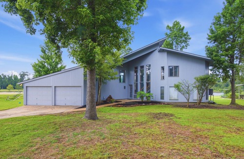 Lake Charles House | 4 Bedroom Waterfront Home