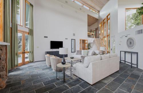 Lake Charles House | 4 Bedroom Waterfront Home