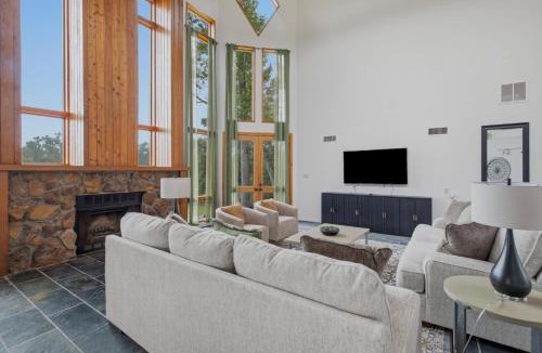 Lake Charles House | 4 Bedroom Waterfront Home