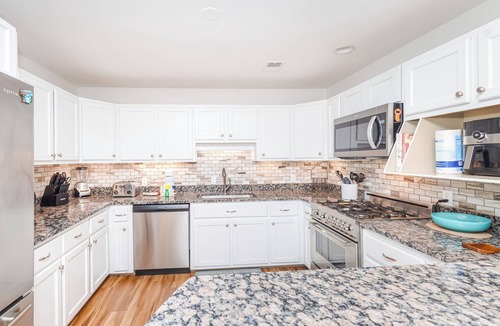 Toilla Segunda Condo | 4 Bedrooms | Sleeps Up to 15 | Private Pool | Game Room | Walk to Beach