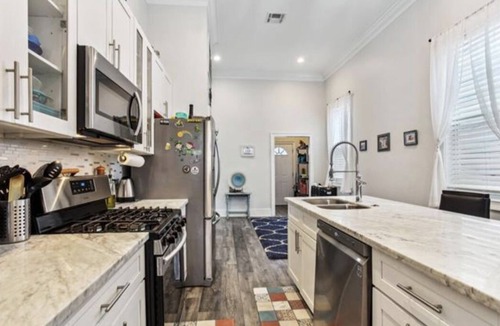 Faubourg Delassize House | 4 Blocks to Streetcar/Parades
