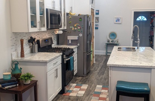 Faubourg Delassize House | 4 Blocks to Streetcar/Parades