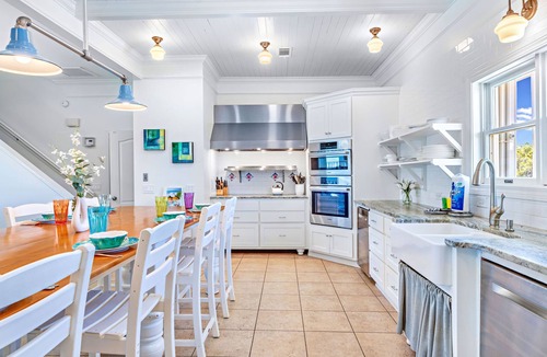Treasure Beach Village House | 4 BR 3.5 Bath, Beach Front, Heated Pool, Dog Friendly Private Plantation Home