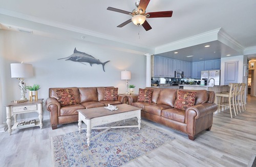 Silver Sands Beach Condo | 4 BR En Soleil Directly on Gulf, Beautiful unit on the 11th floor!