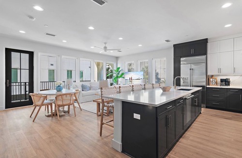 Laguna Beach House | 4 Br Tn Home! | Elevator | Heated Community Pool | 2Min Walk To The Beach!