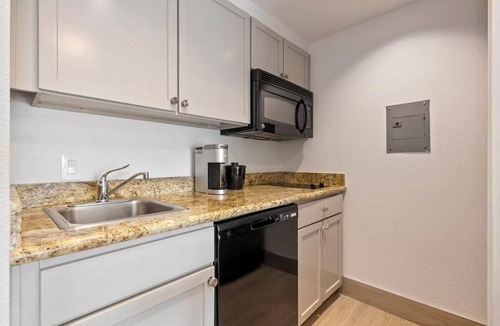 FM 1960 Hotel | 4 Inviting Rooms Near Mall - 5.8 miles - Your Ideal Vacation Experience