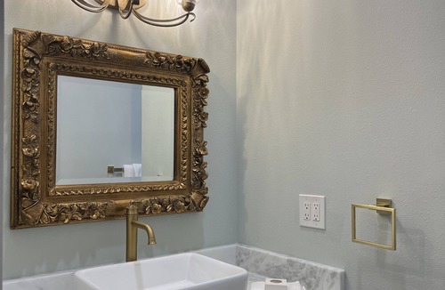 Buffalo House | 4 Luxury Suites in a beautifully restored historic building in Buffalo, Texas.