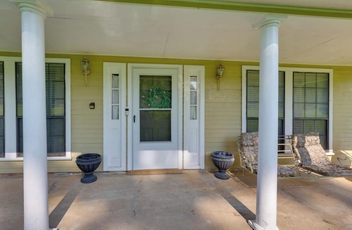 Shreveport House | 4 Mi to Cross Lake! Spacious Home Near Restaurants