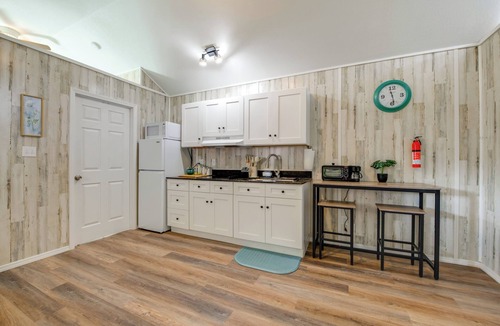 Picayune House | 4 Mi to Dtwn Picayune! Piney Woods Tiny Home