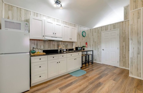 Picayune House | 4 Mi to Dtwn Picayune! Piney Woods Tiny Home