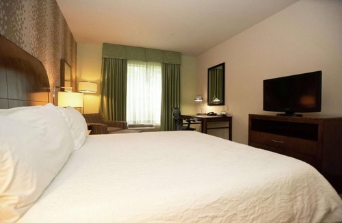 Covington Hotel | 4 Rooms Near Shops & Dining in Covington Perfect for Families and Groups
