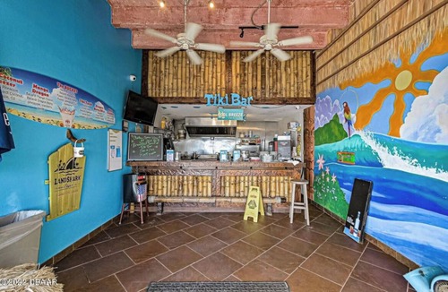 Daytona Beach Condo | 4 studios 4 bathrooms - Family & Friends Beach Retreat - Sleeps up to 20