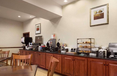 Crestview Hotel | 40 m² Hotel ∙ 127 guests