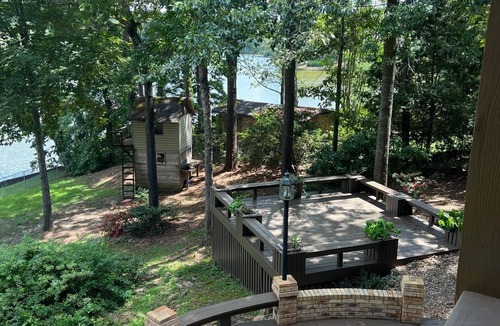 Fairbanks House | 4000 sq ft of Paradise on a Lake!