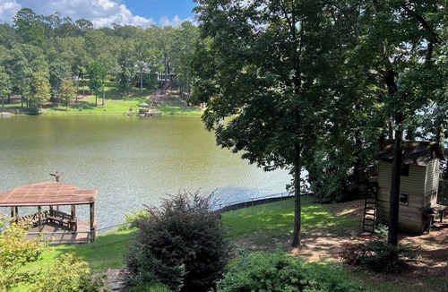 Fairbanks House | 4000 sq ft of Paradise on a Lake!