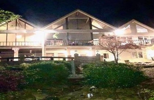 Fairbanks House | 4000 sq ft of Paradise on a Lake!