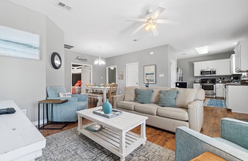 Fort Morgan Cottage | 4013 ROOKERY III 3 BED 2 BATH SLEEPS 10 2 POOLS CLOSE TO THE BEACH